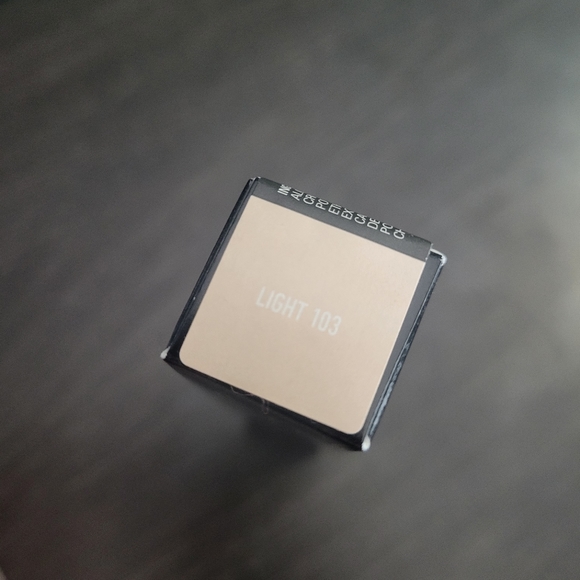 KVD Good Apple Concealer - Picture 2 of 2